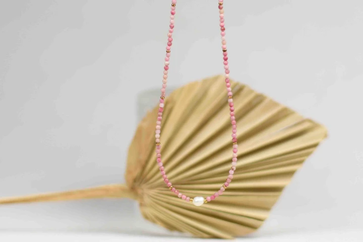 Choker Rodonit z perełką